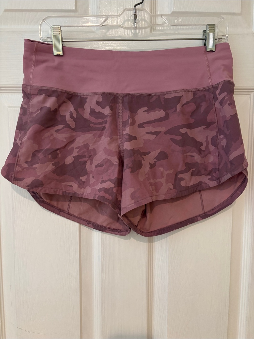Lululemon  - Women’s Dusty Rose Camo Running Shorts 6T
